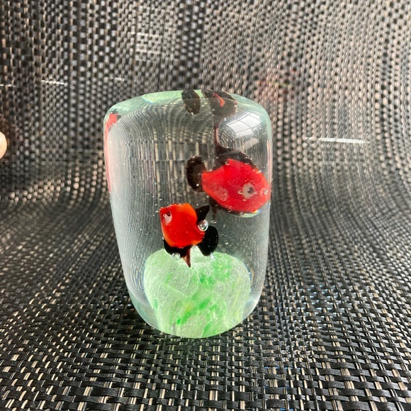 Art Glass Paperweight with Two Red Fishes, like a small Aquarium, Vintage - Picture 2 of 7